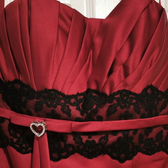 Mermaid style strapless dress - Picture 2 of 6